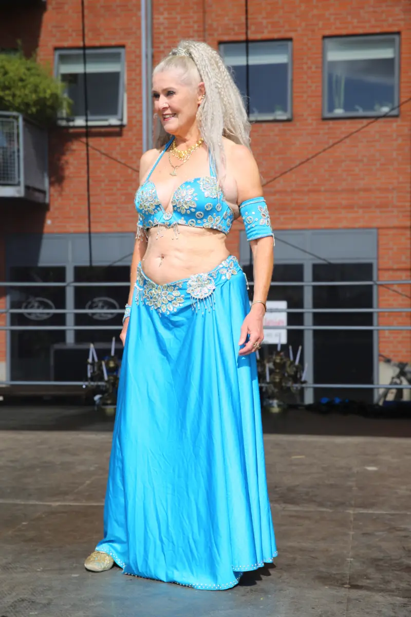 Aziza, klar til showtime i Fredericia