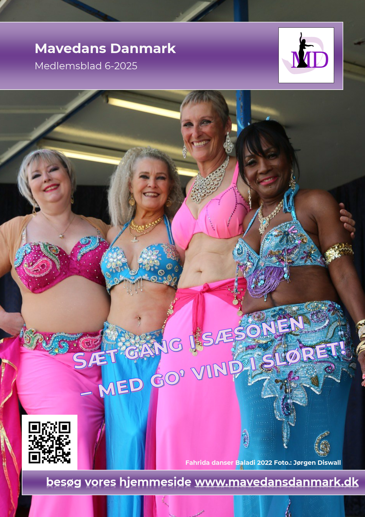 forsiden af Mavedans Danmarks medlemsblad med 4 mavedanser der poserer